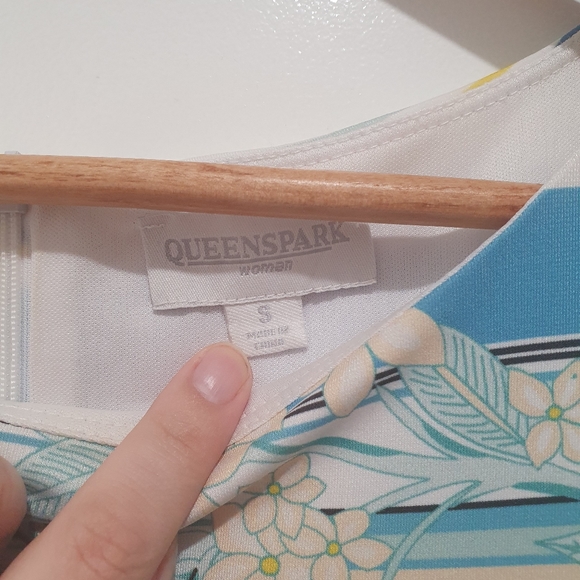 Queenspark size small sleeveless stretch dress - Coastal vibe print - Picture 5 of 6